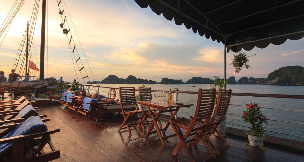 Garden Bay Luxury Cruise Hotel Ha Long Exterior photo