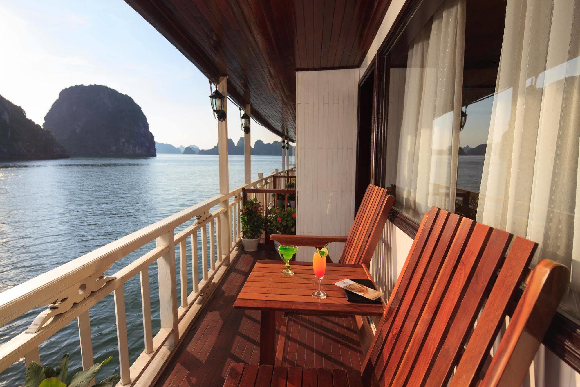 Garden Bay Luxury Cruise Hotel Ha Long Exterior photo