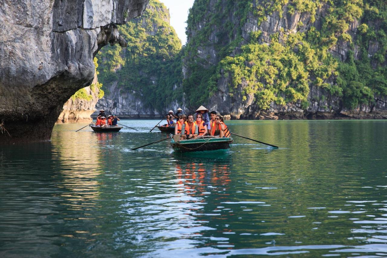 Garden Bay Luxury Cruise Hotel Ha Long Exterior photo
