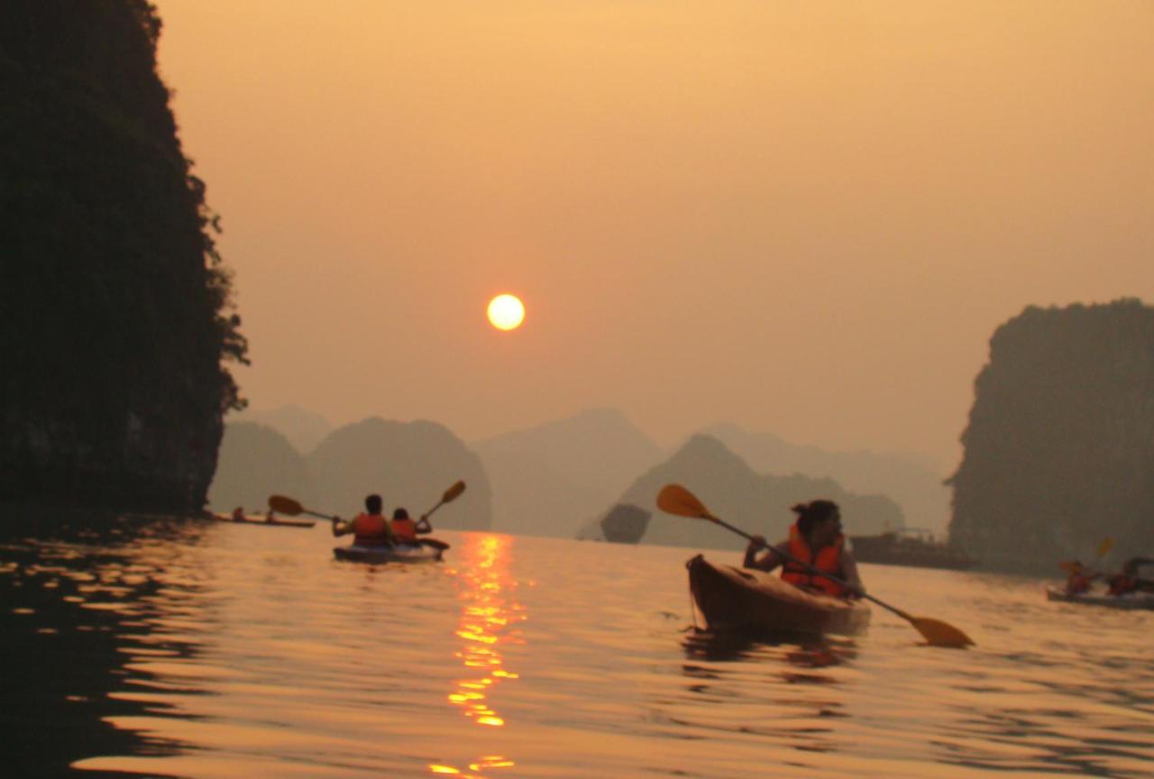 Garden Bay Luxury Cruise Hotel Ha Long Exterior photo