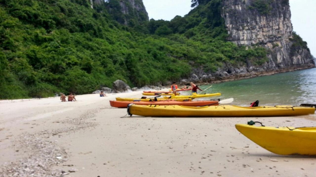 Garden Bay Luxury Cruise Hotel Ha Long Exterior photo